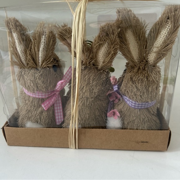 Set of 3 Brown Bunny Figurines with Carrots and Flowers - Picture 9 of 9